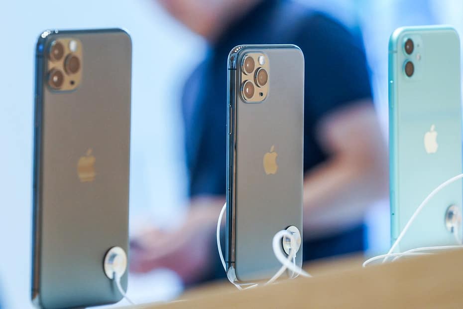 iPhone Users at Risk of Hacking Through Email App
